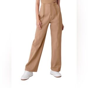 Alo Yoga High-Waist On Point Moto Trouser Toasted in Tan Sz XS